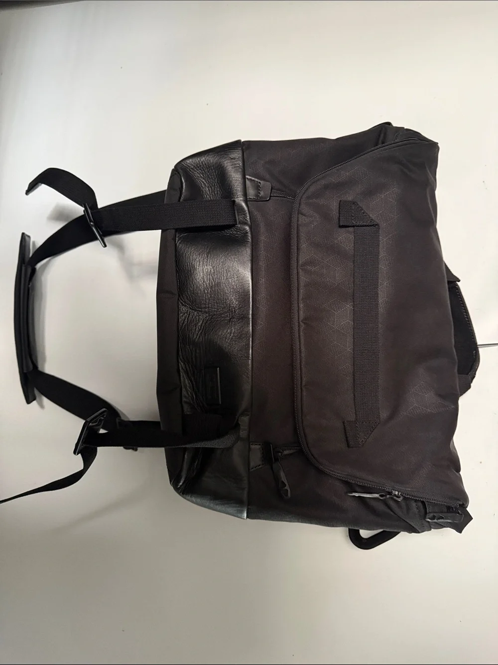 TUMI-Men's Black Travel Backpack - Sleek Everyday Bag